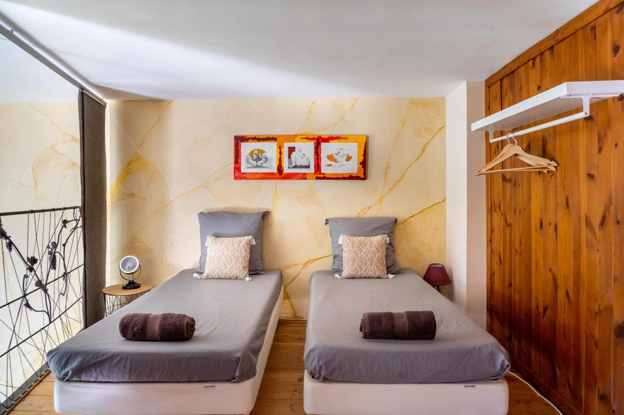 Ultimate Relaxation For Family Or Group At Renowned Couvent Des Ursulines, A Tranquil Escape In Historic Pezenas Villa Oda fotoğraf